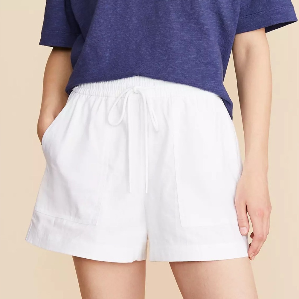 Lou & Grey White Women's Shorts